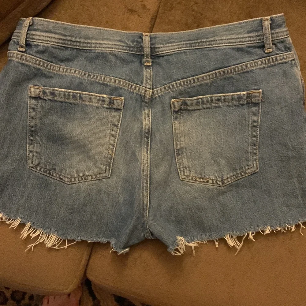 Free People Denim Frayed Hem Women Shorts - Picture 7 of 8